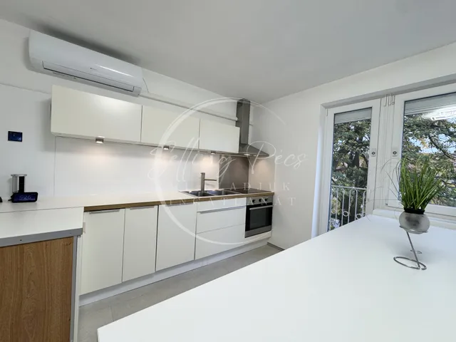 Eladó lakás Komló, Kökönyös, Jó szerencsét utca 52 nm