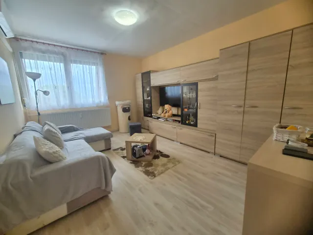 Eladó lakás Pécs, Kovácstelep 63 nm