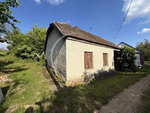 Eladó telek Kozármisleny 3000 nm