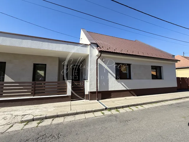 Eladó ház Pécs, Kovácstelep 130 nm