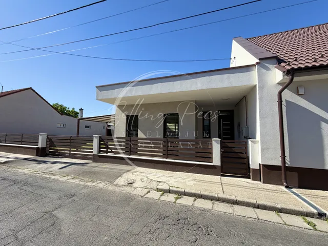 Eladó ház Pécs, Kovácstelep 130 nm