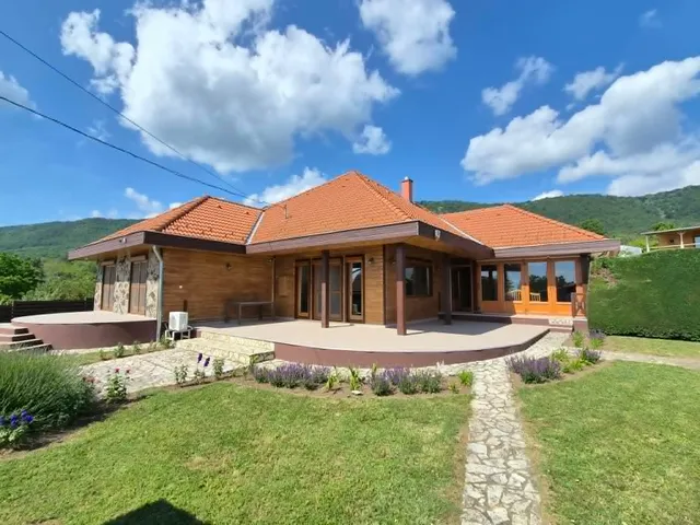 Eladó ház Kővágószőlős 173 nm
