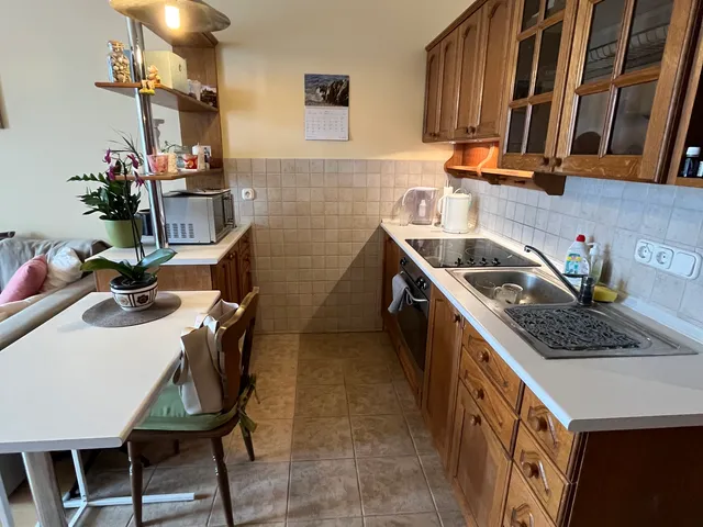 Kiadó lakás Pécs, Egyetemváros, Barbakán tér 31 nm