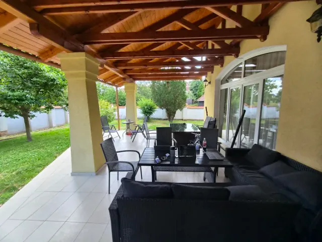 Eladó ház Pécs, Szigeti külváros, Magyarürögi út 240 nm