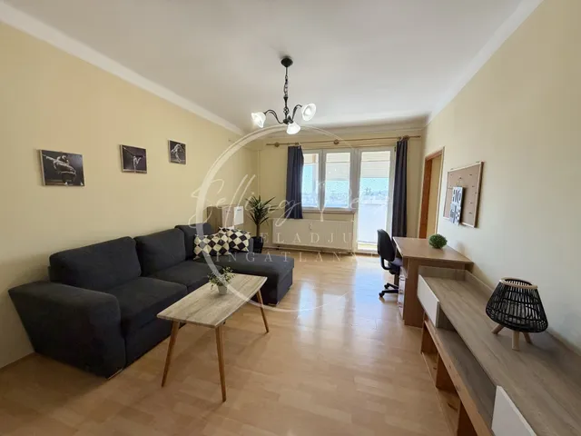 Eladó lakás Pécs, Uránváros 52 nm