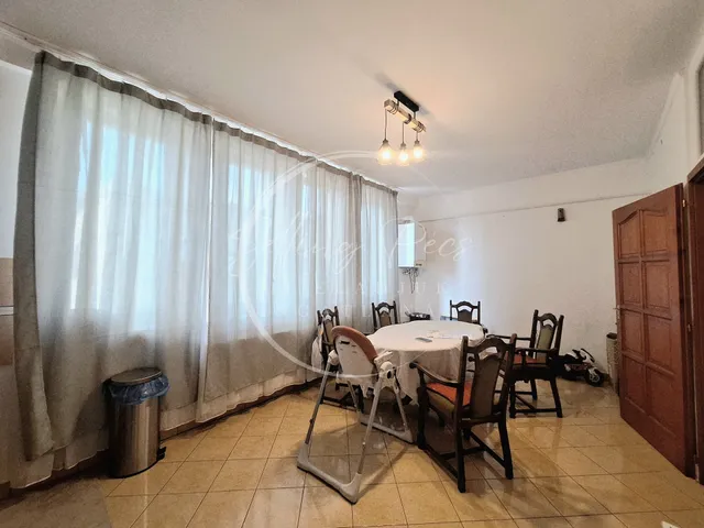 Eladó lakás Komló 102 nm