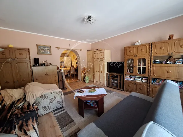 Eladó ház Komló 96 nm