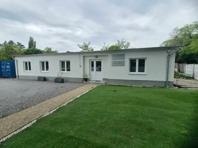 Eladó kereskedelmi és ipari ingatlan Pécs, Pécsbánya 86 nm