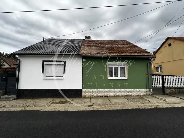 Eladó ház Komló, Béketelep 75 nm