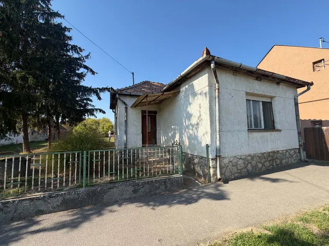 Eladó ház Rózsafa, Kossuth utca 70 nm