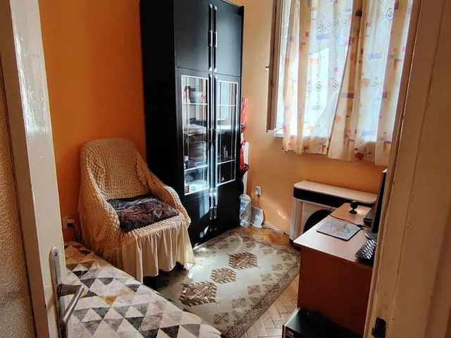 Eladó lakás Dunaújváros, Kertváros, Kalamár Tér 45 nm