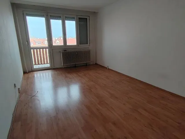 Eladó lakás Dunaújváros, Belváros 52 nm
