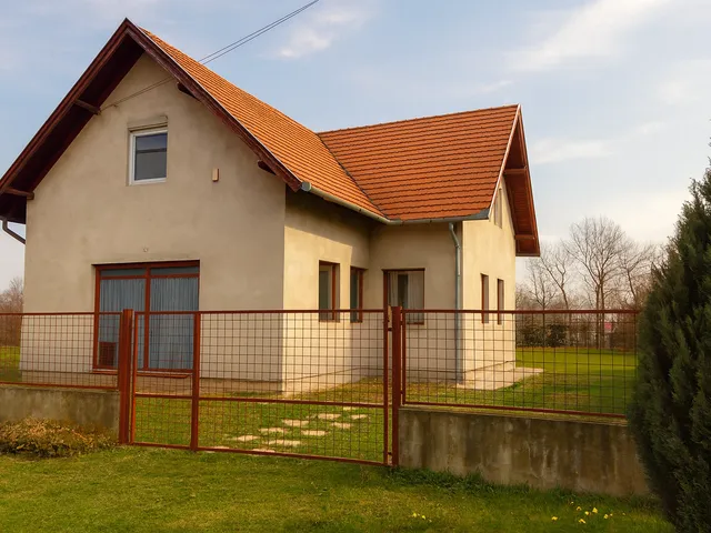 Eladó kereskedelmi és ipari ingatlan Halásztelek 225 nm