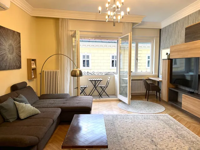 Kiadó lakás Budapest V. kerület, Belváros, Váci 82 nm