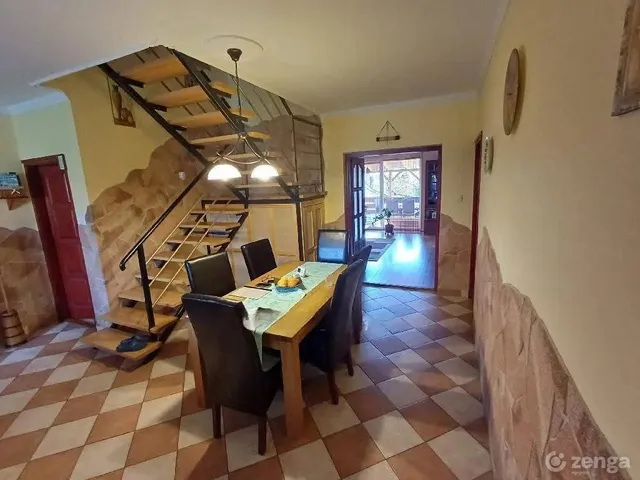 Eladó ház Tiszaújváros, Kertváros 140 nm