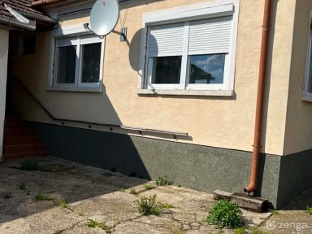 Eladó ház Bősárkány, Honvéd utca 2 100 nm