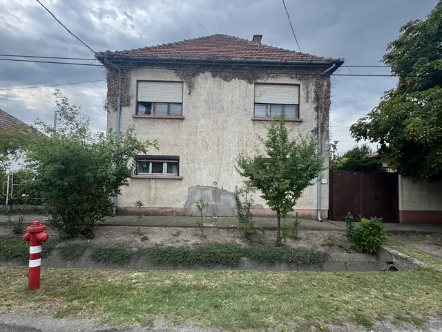 Eladó ház Kiskunmajsa, Majsafürdő 180 nm