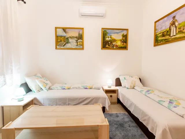 Eladó ház Szeged, Újpetőfitelep 273 nm