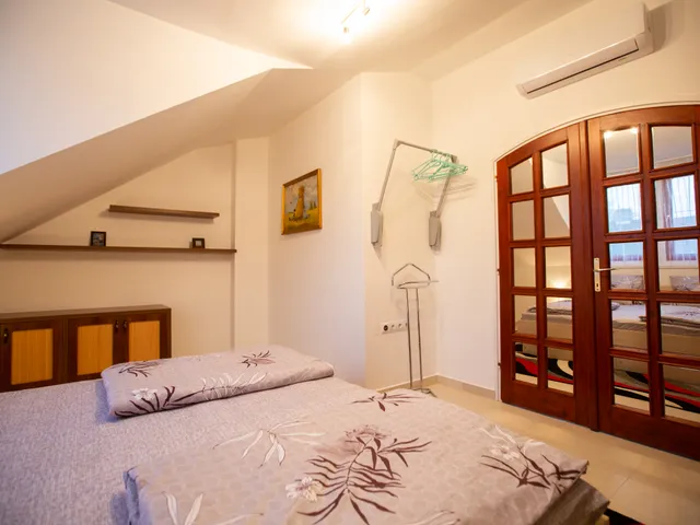 Eladó ház Szeged, Újpetőfitelep 273 nm