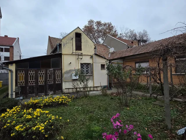 Eladó telek Szeged, Móraváros 614 nm