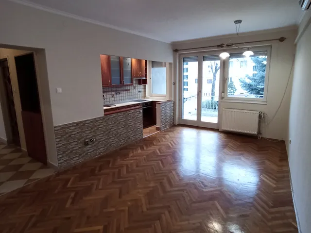 Eladó lakás Szolnok, Belváros 68 nm