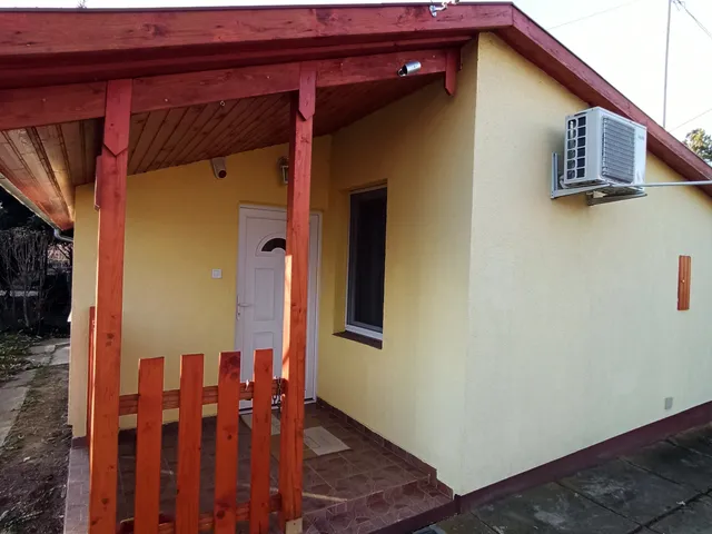 Eladó üdülő és hétvégi ház Szolnok, Alcsisziget 32 nm