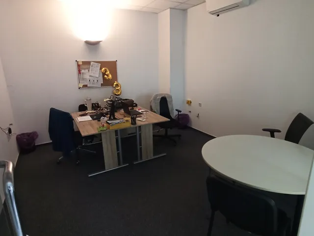 Eladó kereskedelmi és ipari ingatlan Szolnok, Belváros 180 nm