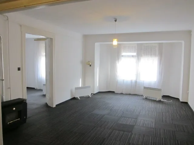 Eladó lakás Szolnok, Belváros 104 nm