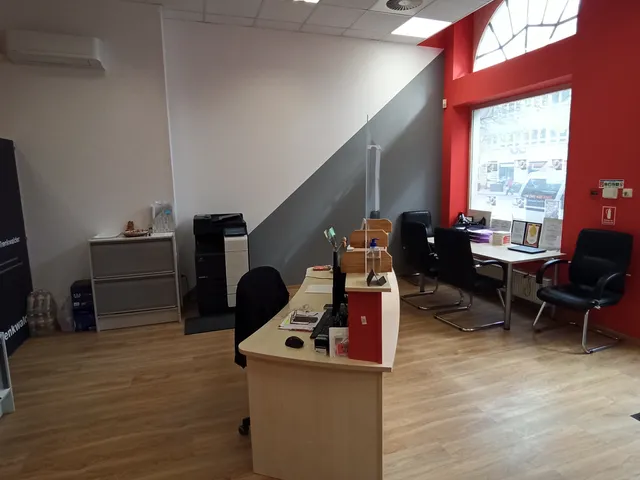 Eladó kereskedelmi és ipari ingatlan Szolnok, Belváros 180 nm