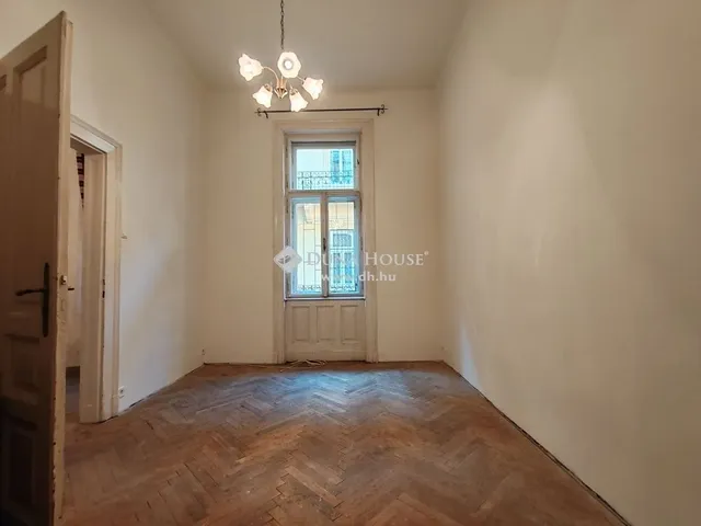 Eladó lakás Budapest VI. kerület 59 nm