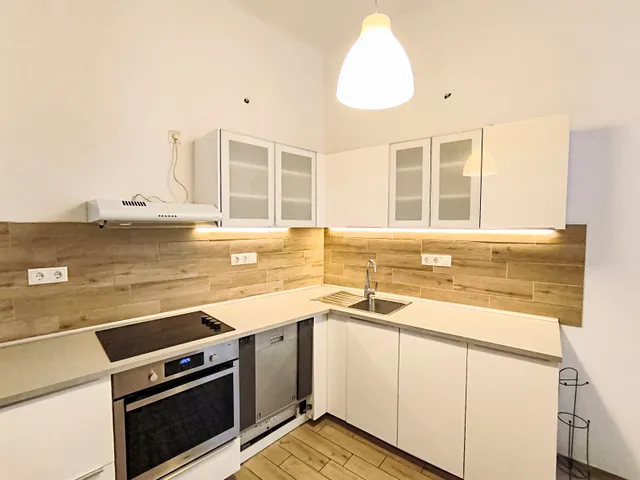 Eladó lakás Budapest VIII. kerület, Corvin negyed 85 nm
