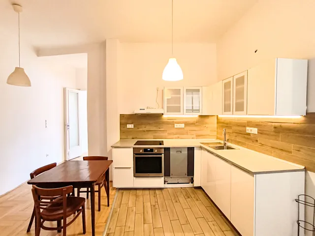 Eladó lakás Budapest VIII. kerület, Corvin negyed 85 nm