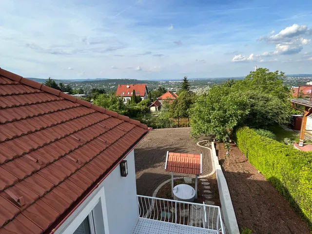Eladó ház Budapest III. kerület, Hármashatárhegy 178 nm