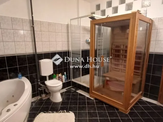 Eladó ház Etyek 218 nm