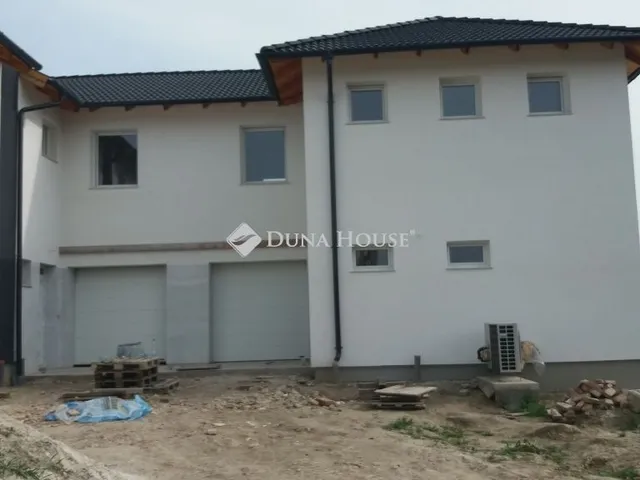 Eladó ház Herceghalom 106 nm