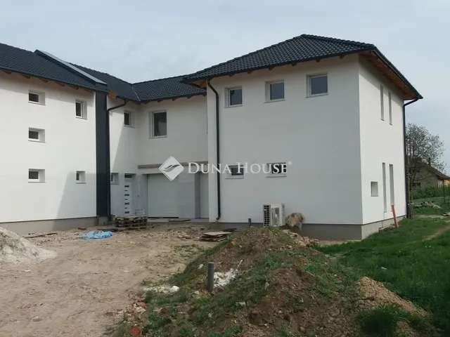 Eladó ház Herceghalom 106 nm