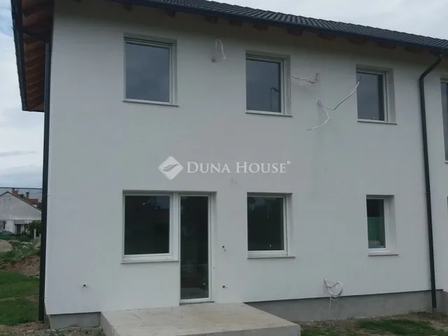 Eladó ház Herceghalom 106 nm