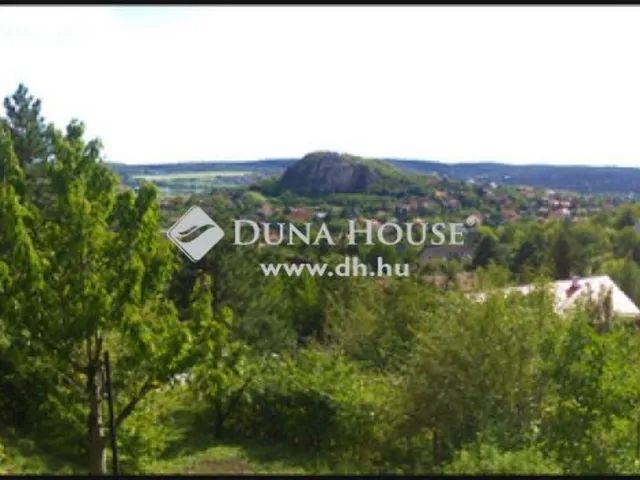 Eladó telek Budaörs 2513 nm