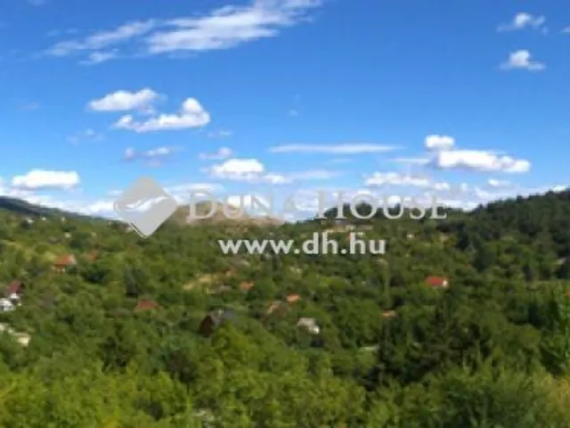 Eladó telek Budaörs 2513 nm