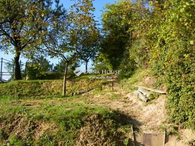 Eladó telek Budaörs 2513 nm