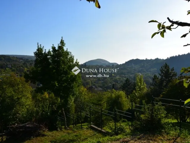 Eladó telek Budaörs 2513 nm