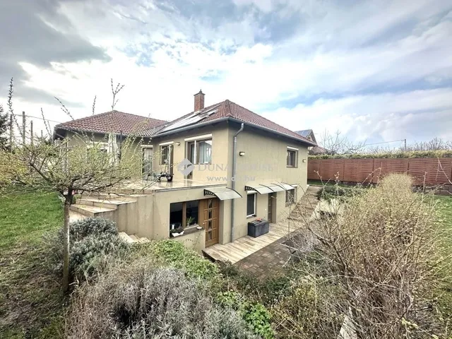 Eladó ház Diósd 235 nm