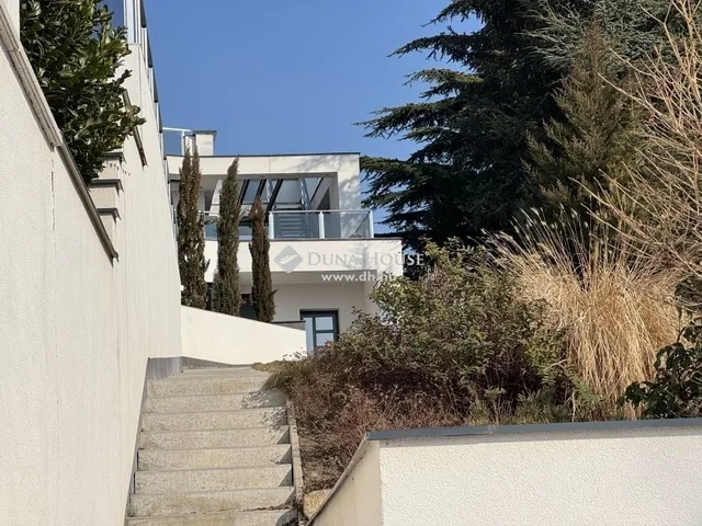 Eladó ház Budaörs 249 nm