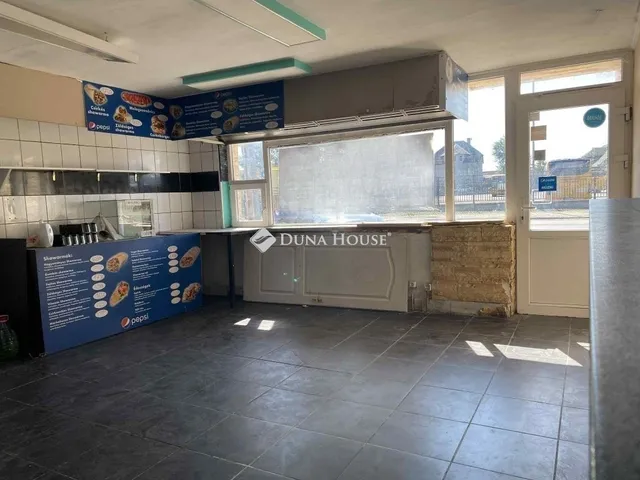 Eladó kereskedelmi és ipari ingatlan Szigetszentmiklós 120 nm