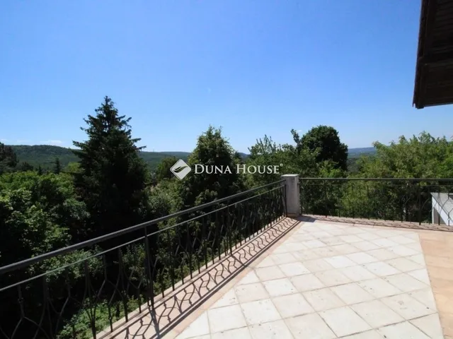 Eladó ház Budakeszi 270 nm