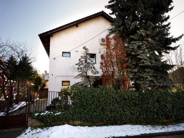 Eladó ház Budakeszi 270 nm