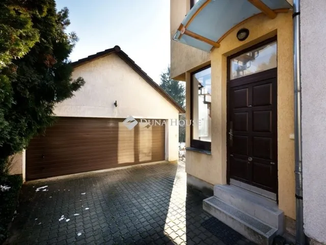 Eladó ház Budakeszi 270 nm