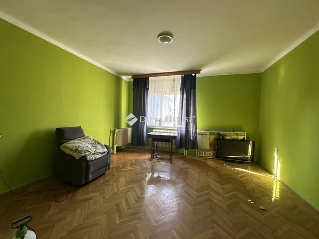 Eladó ház Budapest XI. kerület 300 nm