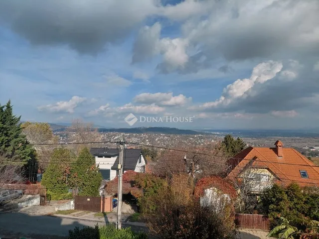 Eladó ház Budapest III. kerület, Testvérhegy 157 nm