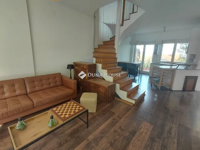 Eladó ház Budapest III. kerület, Testvérhegy 157 nm